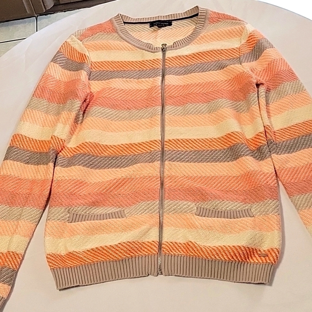 Tommy Hilfiger Size Small